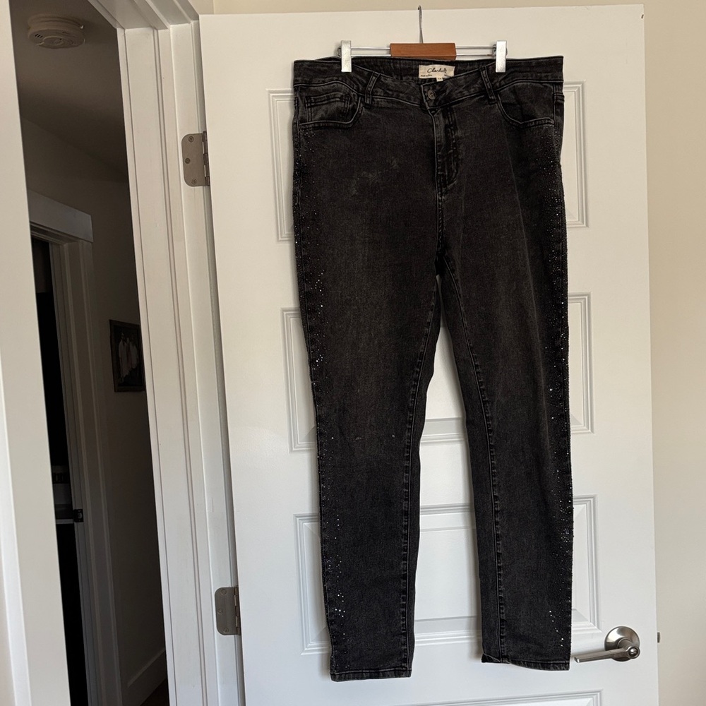 CHARLIE B Black Skinny Jeans with Subtle Sparkle